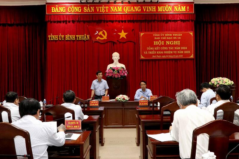 Biểu đồ hoặc infographic minh họa các yếu tố ảnh hưởng (CSDL, Pháp lý, Công nghệ, Đầu tư) đến khả năng tra cứu đất đai online