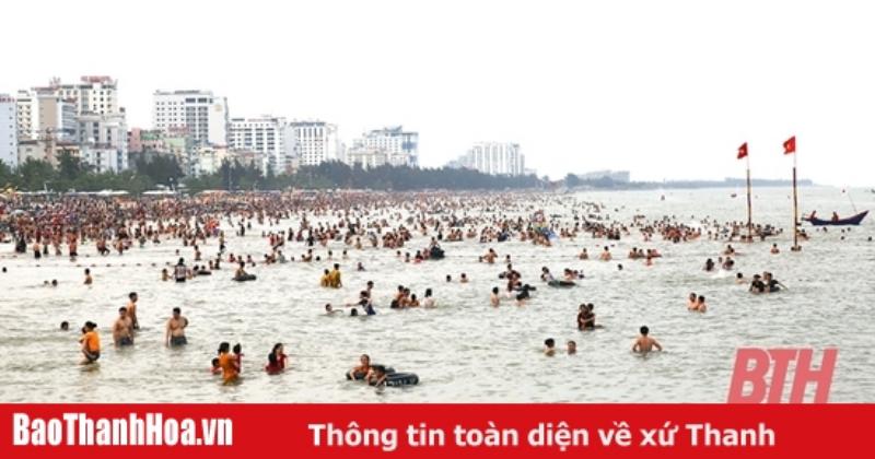 Hình ảnh biển cả bao la với những con sóng lớn, thể hiện sự bao la, bí ẩn và sức mạnh tiềm ẩn của Đại Hải Thủy, khơi gợi cảm giác tự do, khám phá thế giới