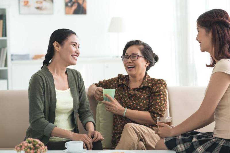 Hình ảnh minh họa các yếu tố tạo nên nền tảng vững chắc cho hôn nhân: tình yêu, thấu hiểu, tôn trọng, chia sẻ.