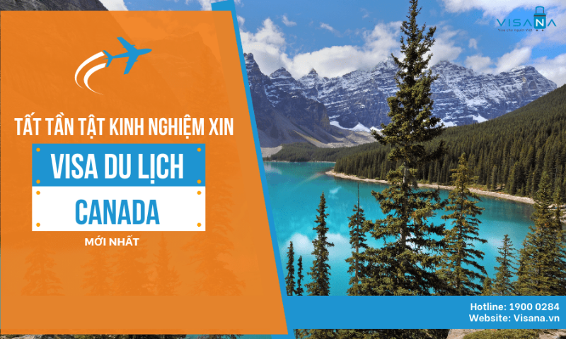 Một người cau mày nhìn vào giấy tờ, biểu thị sự lo lắng và không chắc chắn về tính pháp lý của hợp đồng viết tay.