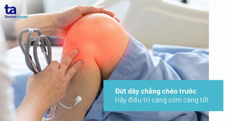 Hình ảnh minh họa người đang căng thước dây để đo một cạnh hoặc đường chéo của mảnh đất không đều