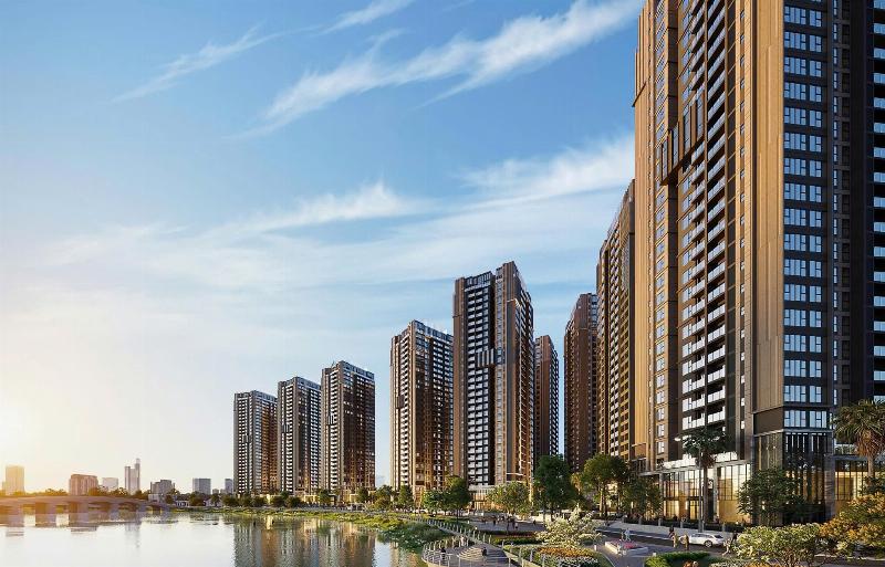 Hình ảnh gia đình hạnh phúc trong căn hộ chung cư hiện đại, nhìn ra khung cảnh thành phố hoặc nội khu xanh mát