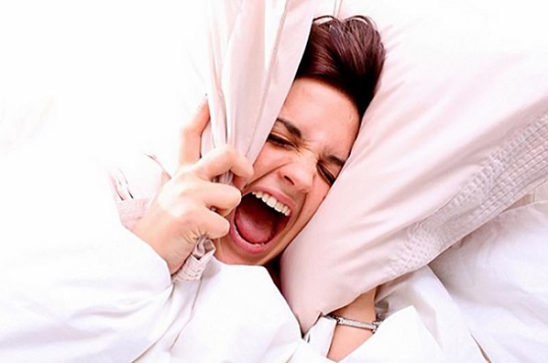 Các biểu tượng hoặc hình ảnh trừu tượng thể hiện sự xung đột, khó khăn, bệnh tật, tai ương, minh họa cho ý nghĩa của các cung xấu (Ngũ Quỷ, Lục Sát, Họa Hại, Tuyệt Mệnh) trong xem tuổi vợ chồng.