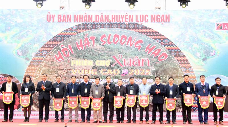 Kinh nghiệm đối phó thời tiết Tân Sơn Lục Ngạn cho nông dân và du khách