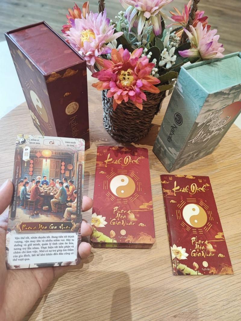Một người đang trầm tư suy nghĩ với biểu tượng âm dương và ngũ hành, thể hiện sự cân bằng và lời khuyên sáng suốt từ góc nhìn phong thủy cho người sinh năm 1980, liên quan đến việc sinh năm 1980 hợp với tuổi nào.