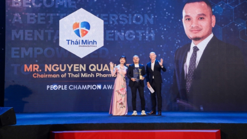 Hình ảnh minh họa nguồn nhân lực trẻ, được đào tạo đang làm việc trong môi trường công nghệ cao tại KCN Thạch Thất