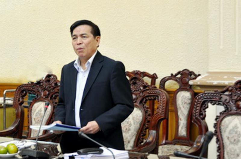 Một bức ảnh ghép hoặc minh họa thể hiện sự hòa hợp giữa các cặp đôi hoặc đối tác có tuổi hợp nhau (ví dụ: hai người đại diện cho tuổi 2000 và tuổi 1998 - Mậu Dần Mệnh Thổ).